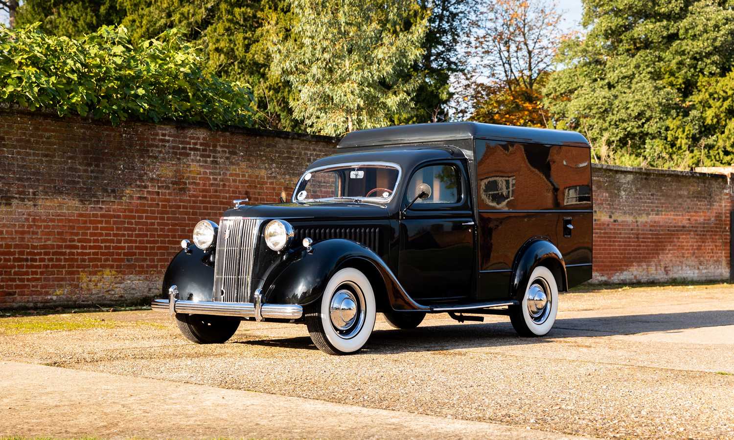Lot 230 - 1954 Ford Pilot V8 Van