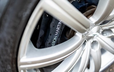 Lot 219 - 2003 Aston Martin Vanquish 2+2 Coupé to S-Specification