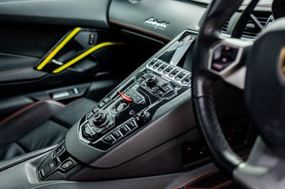 Lot 221 - 2013 Lamborghini Aventador