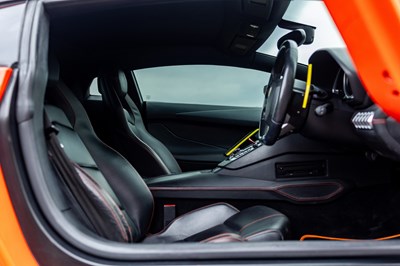 Lot 221 - 2013 Lamborghini Aventador