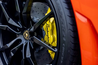 Lot 221 - 2013 Lamborghini Aventador