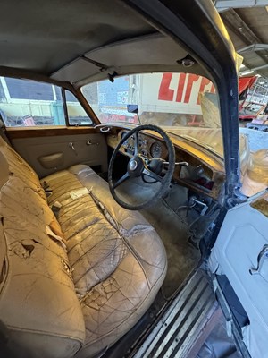 Lot 1956 Bentley S1 ‘Restoration project’