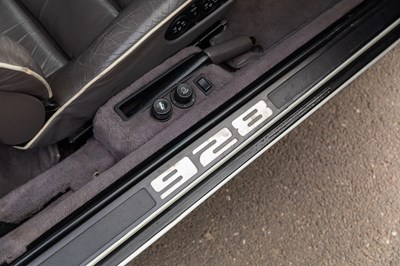 Lot 133 - 1992 Porsche 928 S4