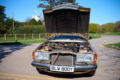Lot 103 - 1983 Mercedes-Benz 230 TE