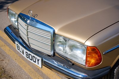 Lot 103 - 1983 Mercedes-Benz 230 TE
