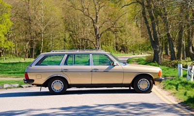 Lot 103 - 1983 Mercedes-Benz 230 TE