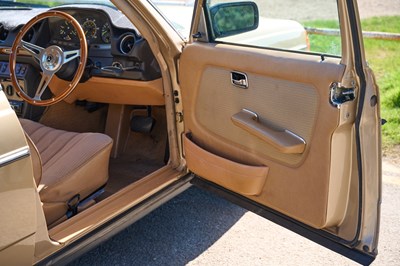 Lot 103 - 1983 Mercedes-Benz 230 TE