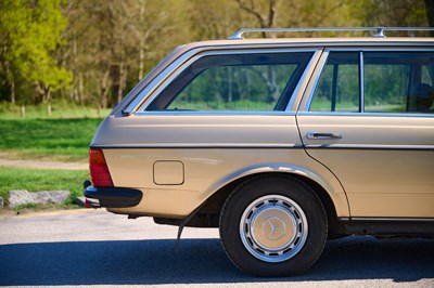Lot 103 - 1983 Mercedes-Benz 230 TE