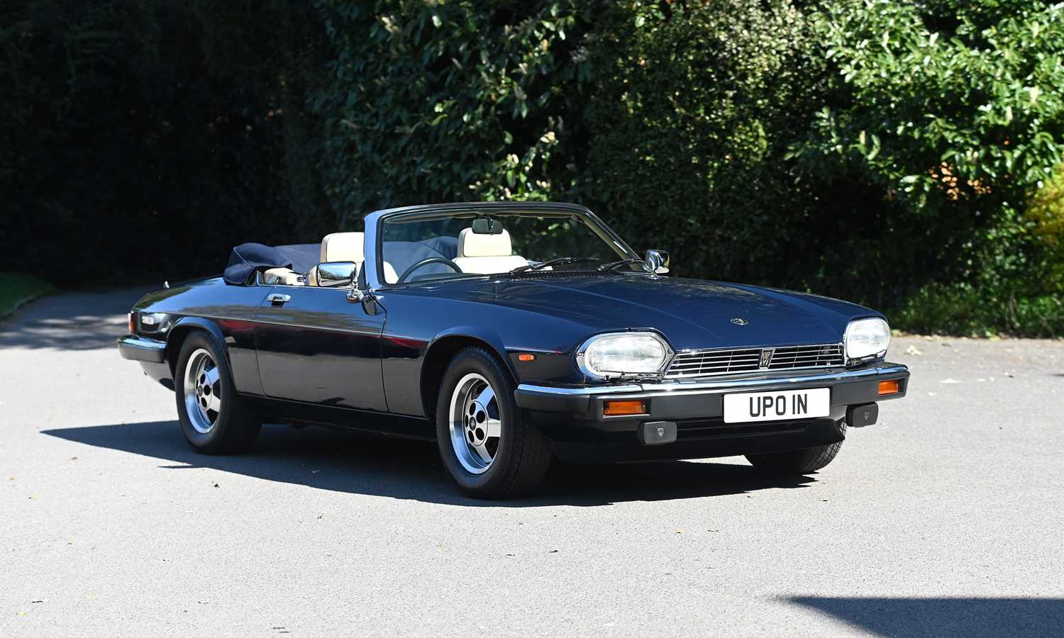 Lot 142 - 1990 Jaguar XJS Convertible