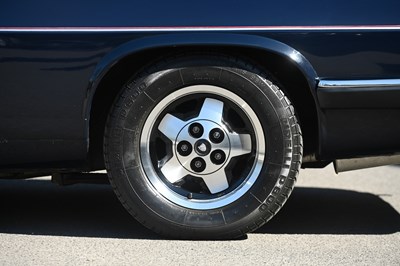 Lot 142 - 1990 Jaguar XJS Convertible
