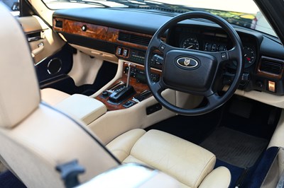 Lot 142 - 1990 Jaguar XJS Convertible