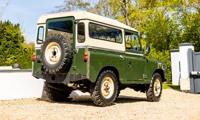 Lot 136 - 1970 Land Rover Series IIA 88"