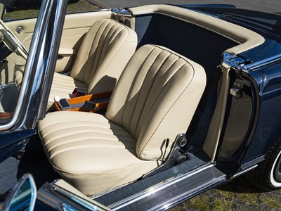 Lot 212 - 1971 Mercedes-Benz 230 SL Pagoda