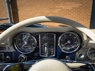 Lot 212 - 1971 Mercedes-Benz 230 SL Pagoda