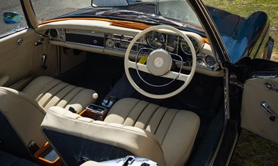 Lot 212 - 1971 Mercedes-Benz 230 SL Pagoda