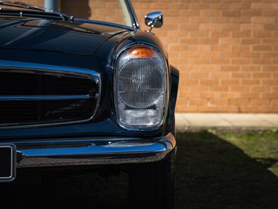 Lot 212 - 1971 Mercedes-Benz 230 SL Pagoda