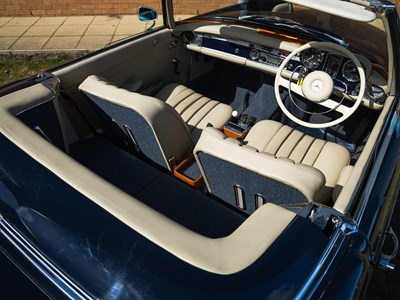 Lot 212 - 1971 Mercedes-Benz 230 SL Pagoda