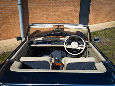 Lot 212 - 1971 Mercedes-Benz 230 SL Pagoda