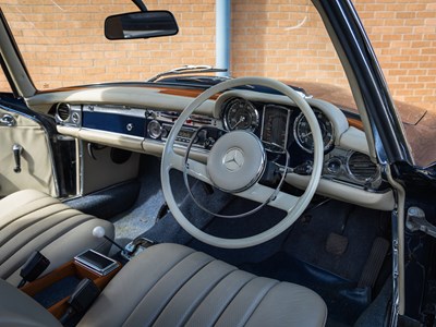 Lot 212 - 1971 Mercedes-Benz 230 SL Pagoda
