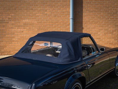 Lot 212 - 1971 Mercedes-Benz 230 SL Pagoda