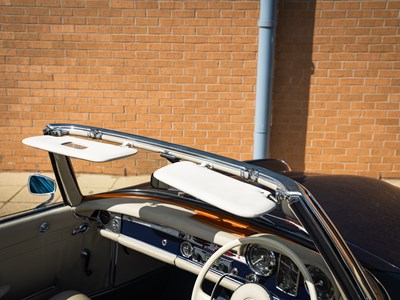 Lot 212 - 1971 Mercedes-Benz 230 SL Pagoda