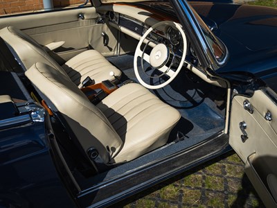 Lot 212 - 1971 Mercedes-Benz 230 SL Pagoda