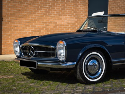 Lot 212 - 1971 Mercedes-Benz 230 SL Pagoda