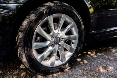 Lot 262 - 2014 Volvo V70