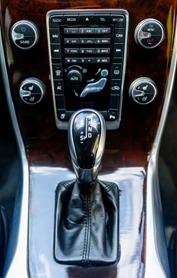 Lot 262 - 2014 Volvo V70