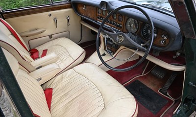 Lot 108 - 1964 Daimler 420 Sovereign