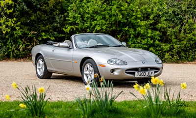 Lot 252 - 1999 Jaguar XK8 Convertible