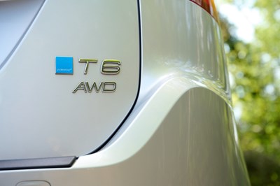 Lot 261 - 2012 Volvo XC60 SE AWD T6 Auto
