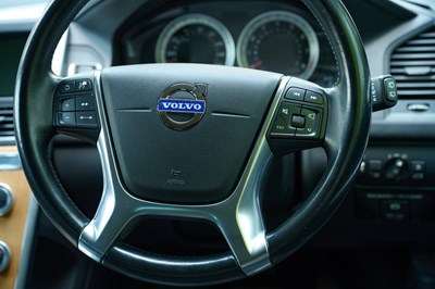 Lot 261 - 2012 Volvo XC60 SE AWD T6 Auto