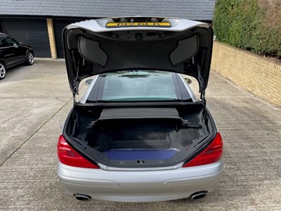 Lot 2003 Mercedes-Benz SL500