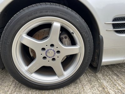 Lot 2003 Mercedes-Benz SL500