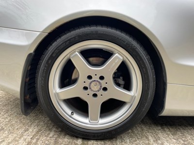 Lot 2003 Mercedes-Benz SL500