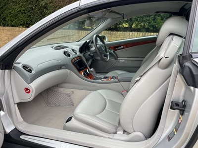 Lot 2003 Mercedes-Benz SL500