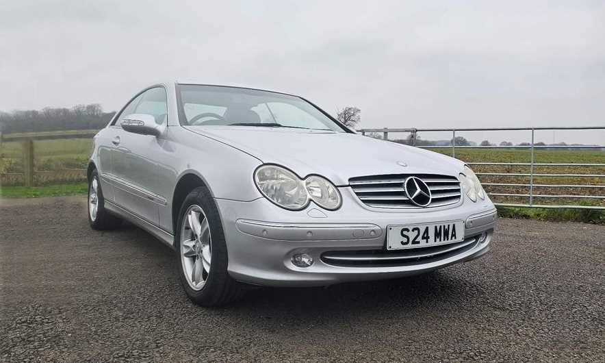Lot 2003 Mercedes-Benz CLK 320 Elegance