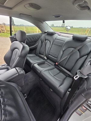 Lot 2003 Mercedes-Benz CLK 320 Elegance