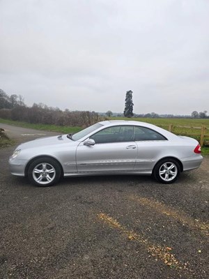Lot 2003 Mercedes-Benz CLK 320 Elegance