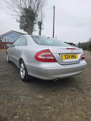 Lot 2003 Mercedes-Benz CLK 320 Elegance