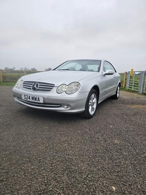 Lot 2003 Mercedes-Benz CLK 320 Elegance