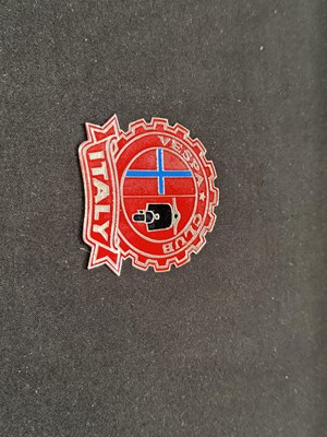 Lot Vespa Badges