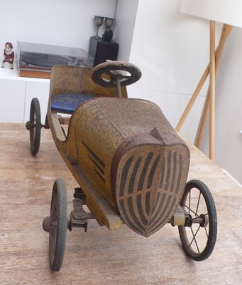 Lot Child's pedal car