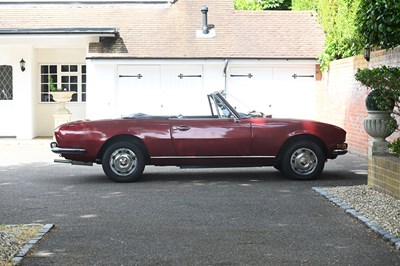 Lot 162 - 1974 Peugeot 504 GL Cabriolet