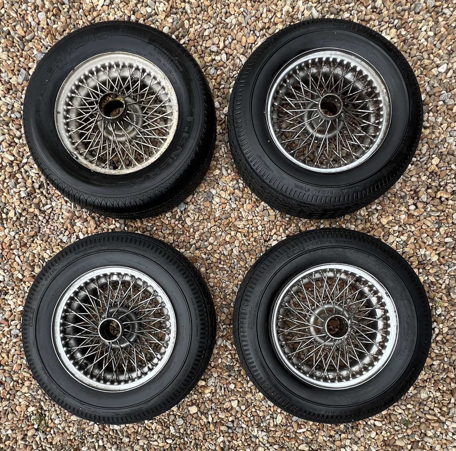 Lot Aston Martin DB4 Wheels