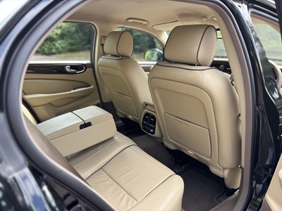 Lot 2009 Jaguar XJ 3.0 V6 Final Edition