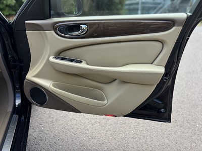 Lot 2009 Jaguar XJ 3.0 V6 Final Edition