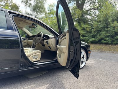 Lot 2009 Jaguar XJ 3.0 V6 Final Edition