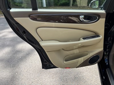 Lot 2009 Jaguar XJ 3.0 V6 Final Edition